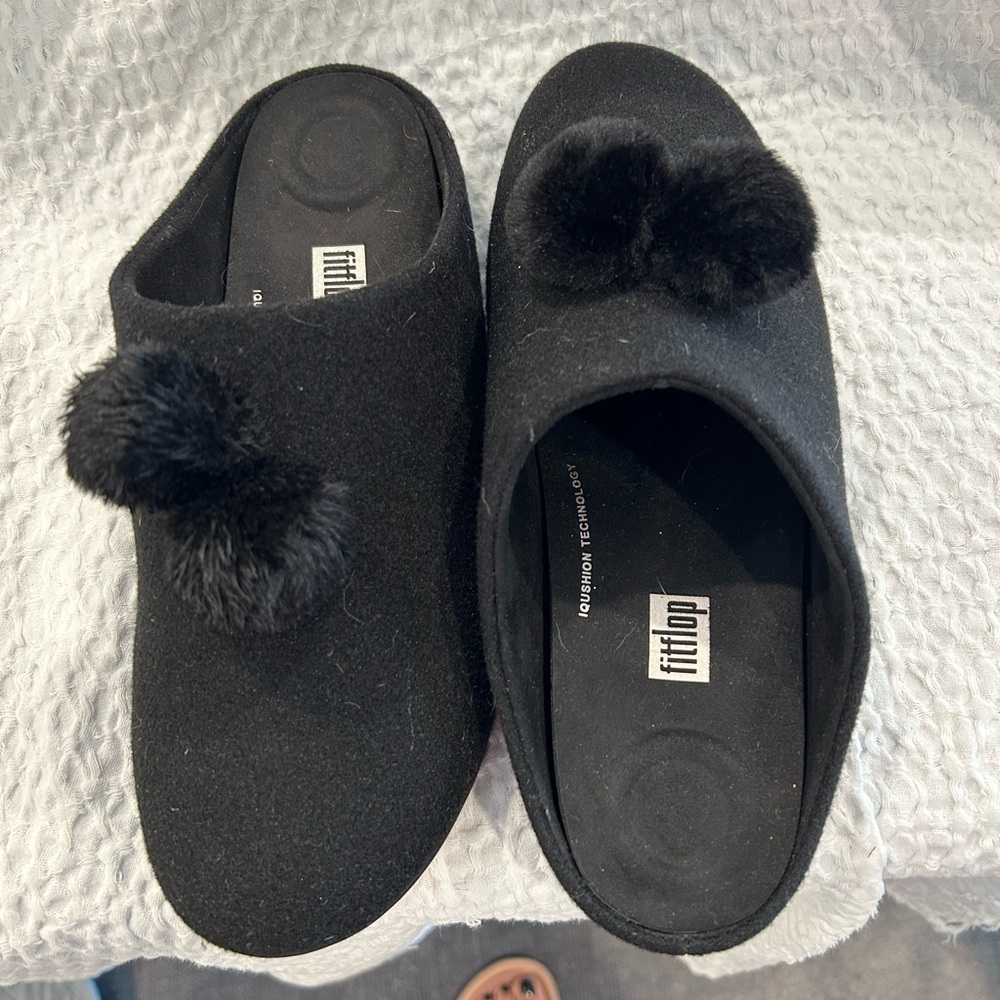 FitFlop Women's Cozy Black Slippers with Pom-Poms